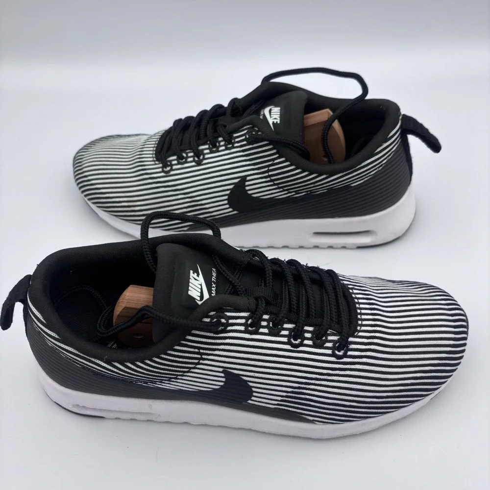 NIKE Air Max Thea Running Shoes Sneakers Women's 6 Black White Striped EUC